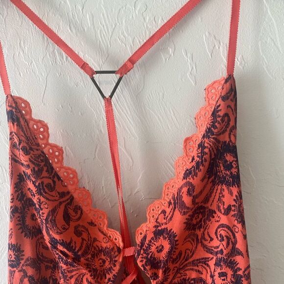 Free people coral tone orange and black geometric tank top spaghetti strap - Picture 3 of 8